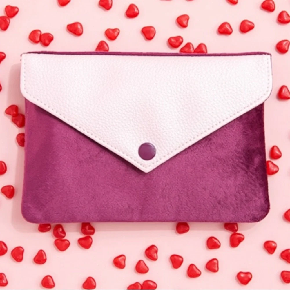 Ipsy Limited Edition Valentine’s Day Mystery Glam Bag Clutch
